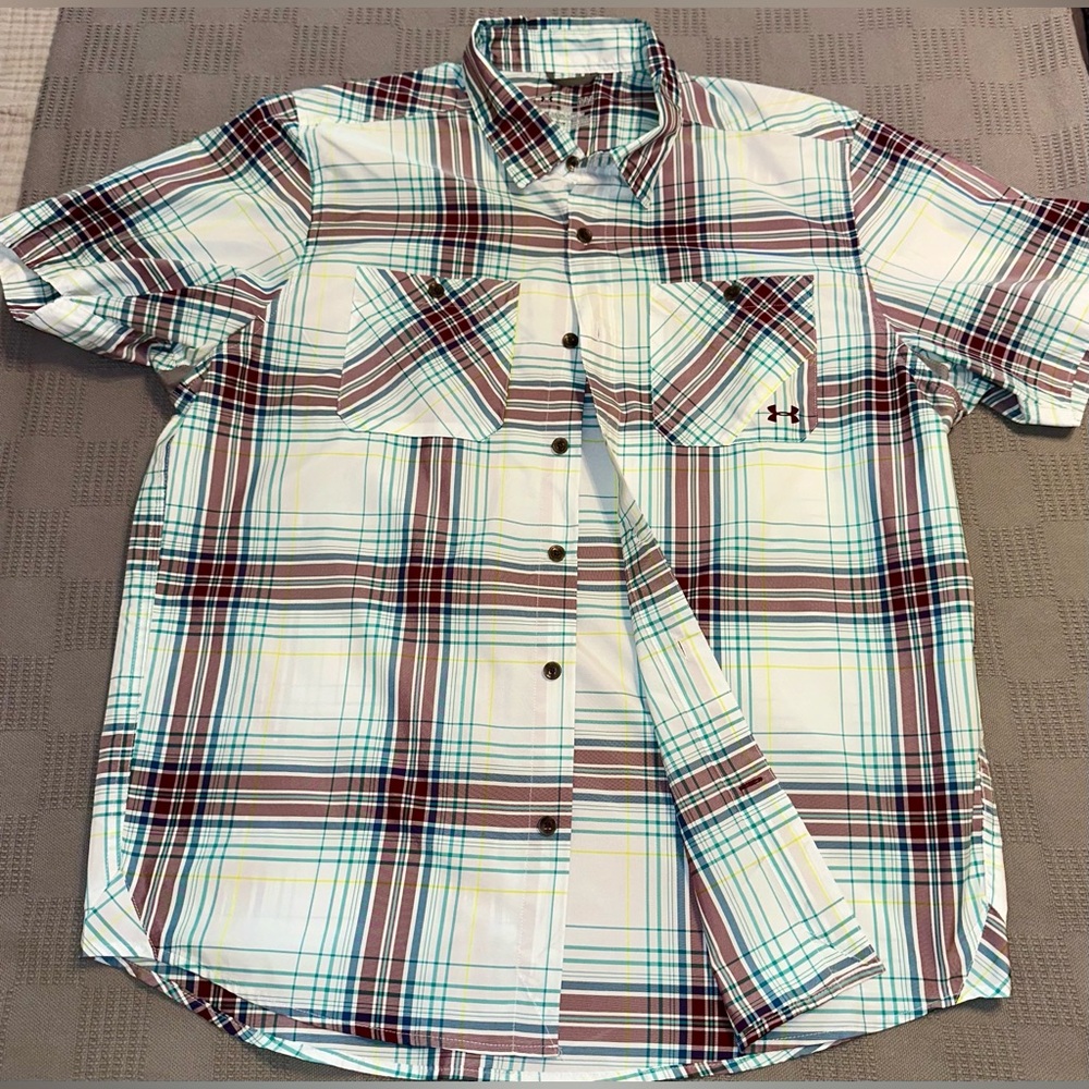 Men’s Under Armour White, Burgundy & Teal Plaid Short Sleeve Shirt- Large